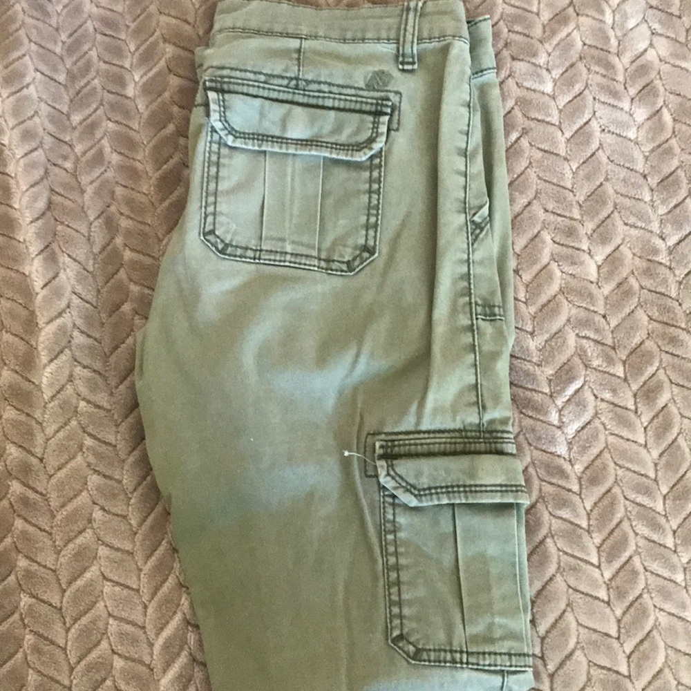 Skinny green cargo jeans